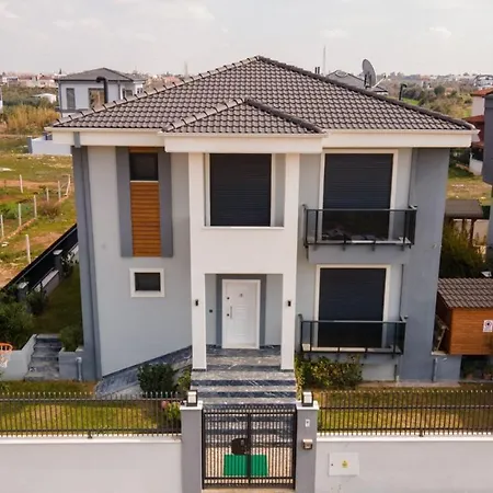 Villa With Pool Garden And Terrace In Antalya